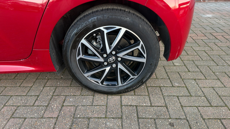 Toyota Yaris 1.5 Hybrid Design 5dr CVT Hybrid Hatchback